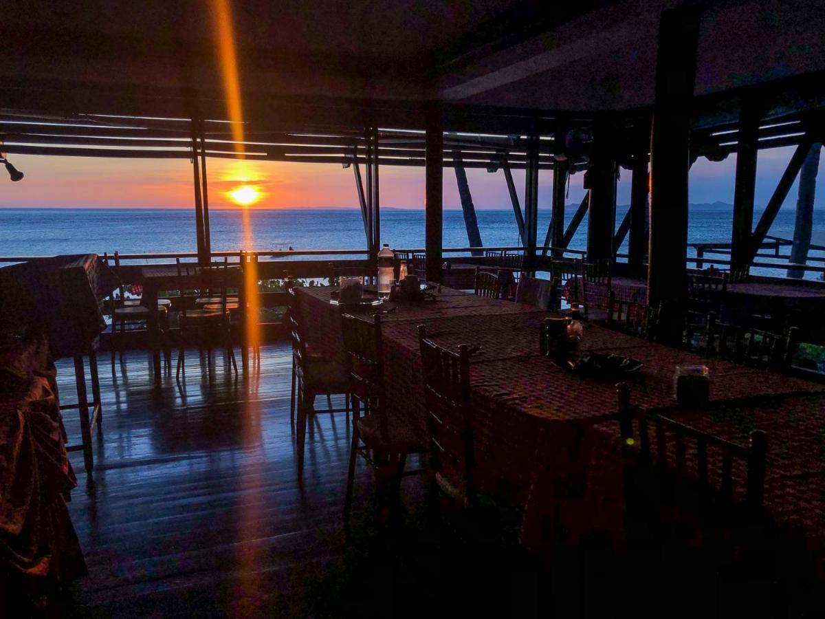 ホテル Aquaventure Reef Club マビニ エクステリア 写真